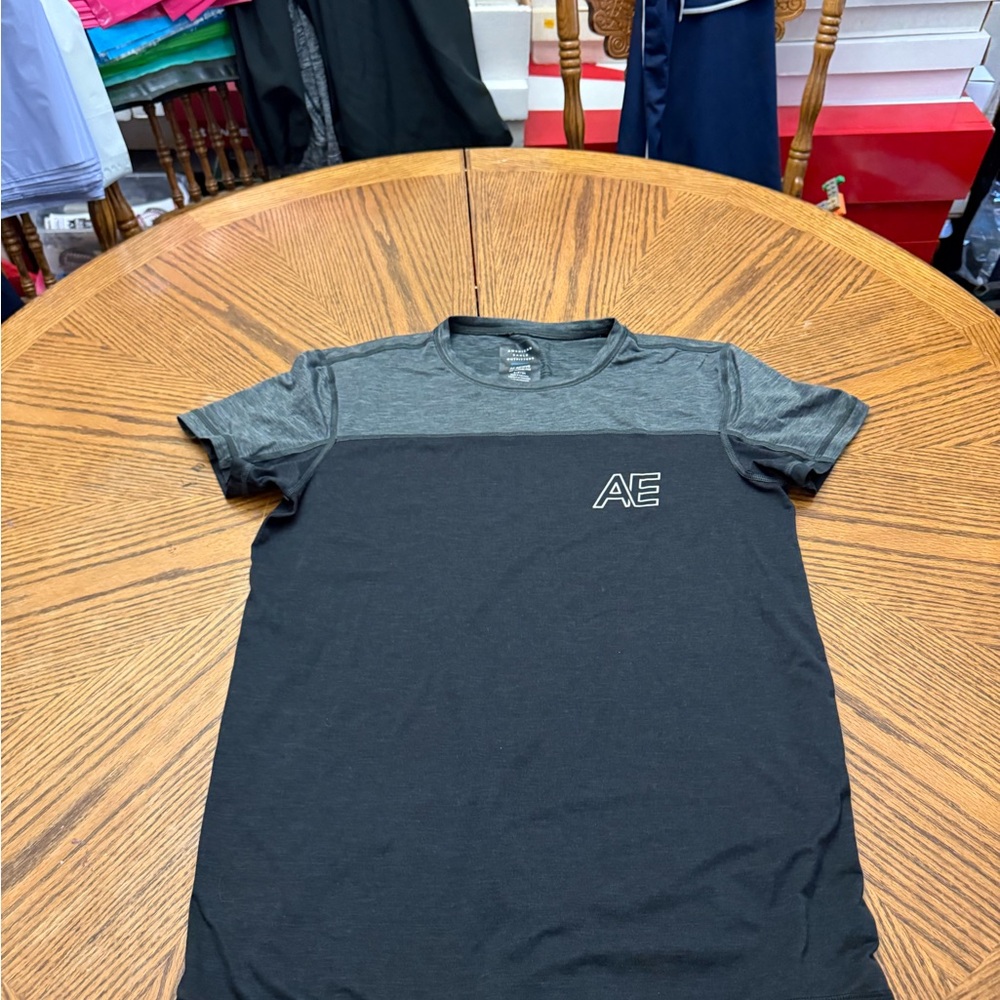 American Eagle Outfitters Black and Gray Perfoemance  Short Sleeve Tees